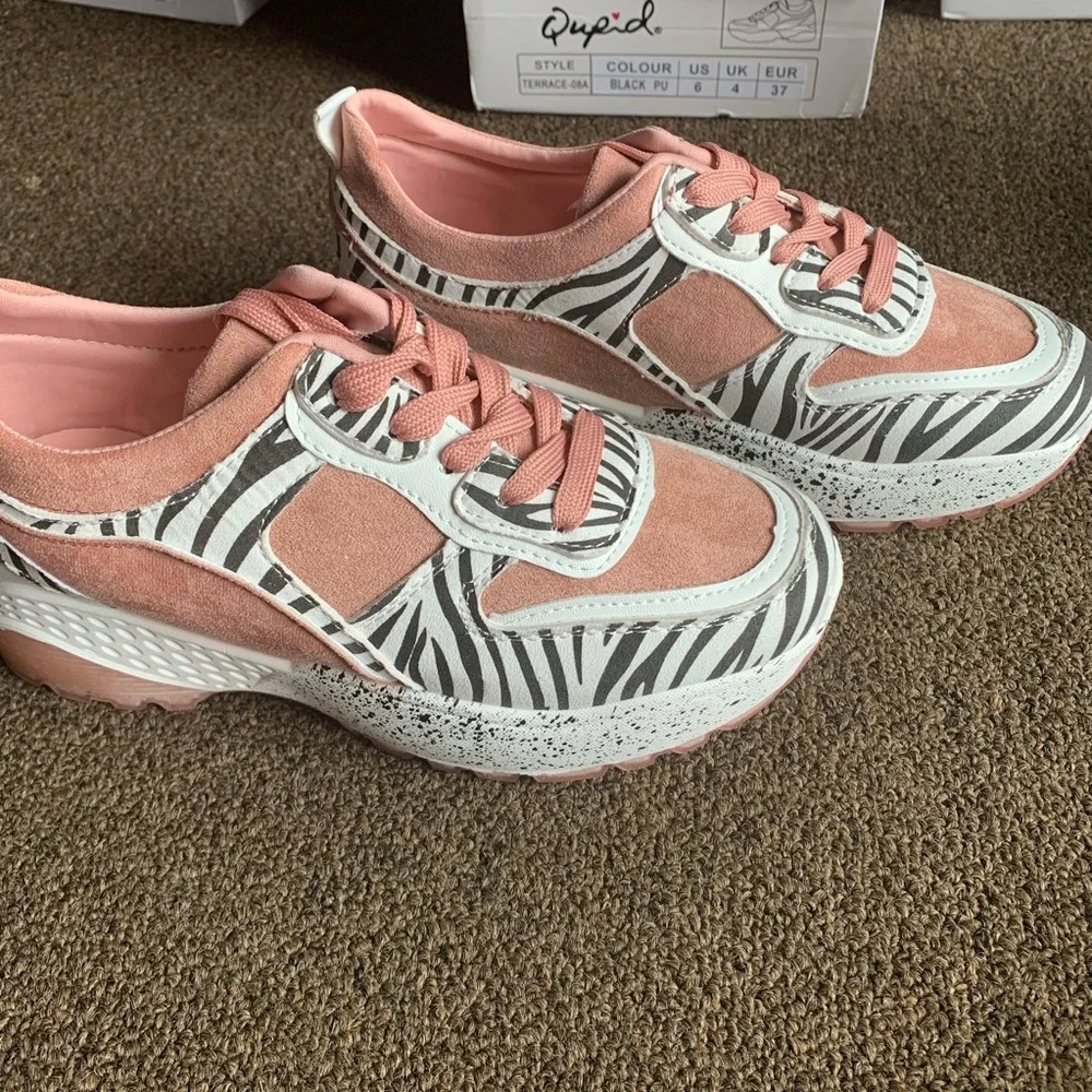 Qupid‎ terrace blush/zebra print sneakers size 7
